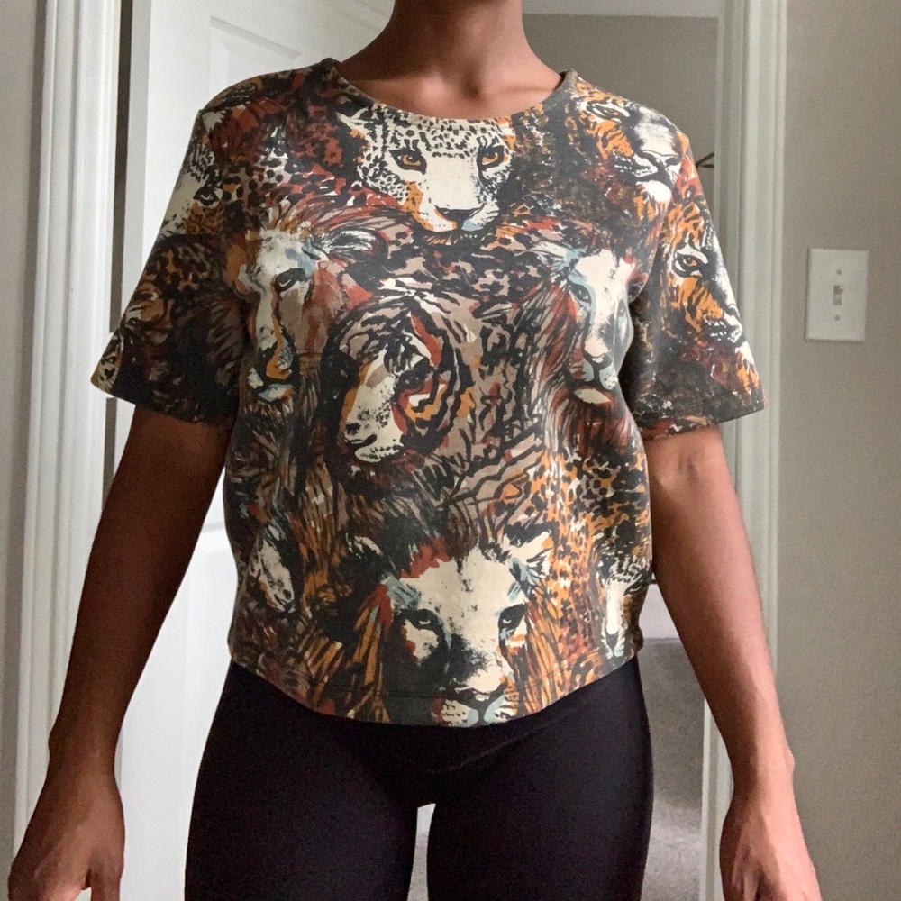 Lion Top